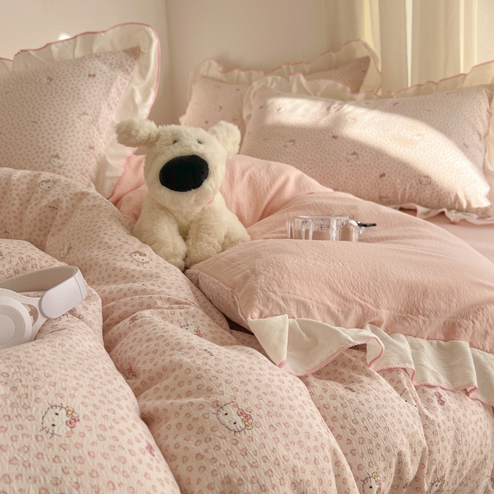 91家纺网 家纺一手货源 找家纺 柒月家居 2026新款小清新木棉皱皱纱花边款四件套 豹纹粉