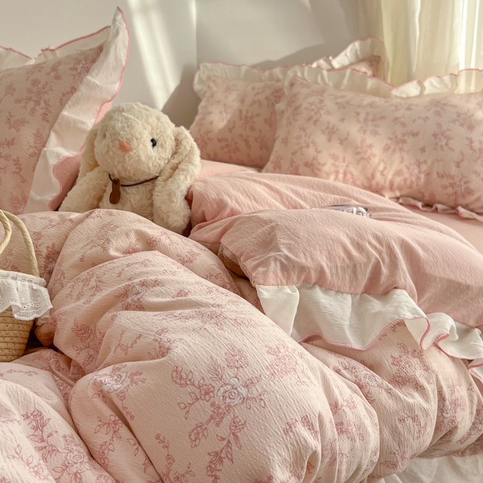 91家纺网 家纺一手货源 找家纺 柒月家居 2026新款小清新木棉皱皱纱花边款四件套 春意粉