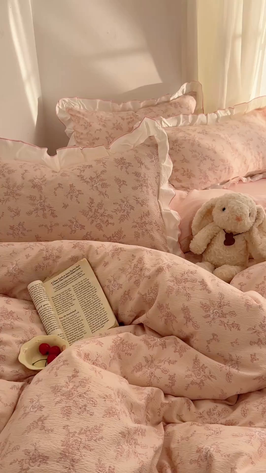 91家纺网 家纺一手货源 找家纺 柒月家居 2026新款小清新木棉皱皱纱花边款四件套 春意粉