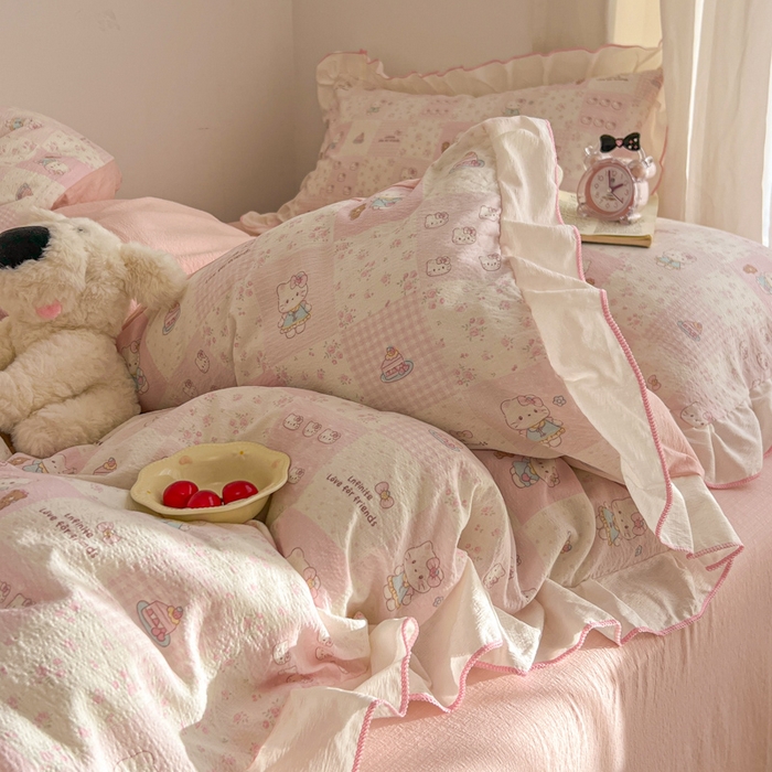 91家纺网 家纺一手货源 找家纺 柒月家居 2026新款小清新木棉皱皱纱花边款四件套 粉格猫咪