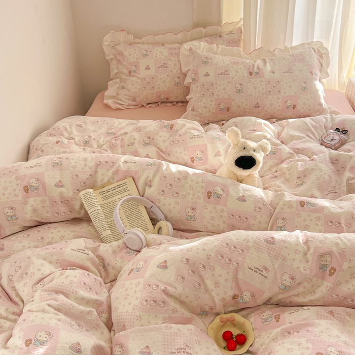 91家纺网 家纺一手货源 找家纺 柒月家居 2026新款小清新木棉皱皱纱花边款四件套 粉格猫咪