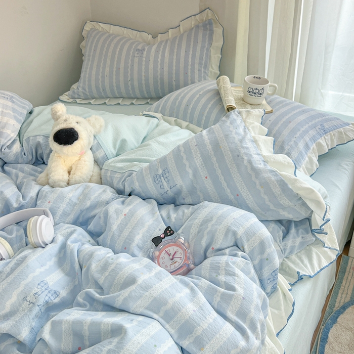 91家纺网 家纺一手货源 找家纺 柒月家居 2026新款小清新木棉皱皱纱花边款四件套 蝴蝶结蓝