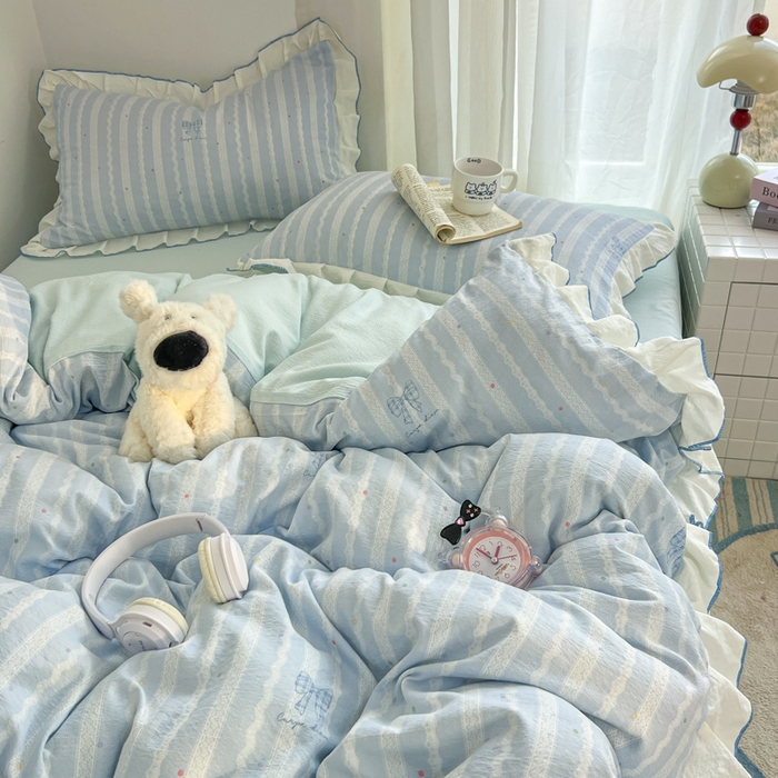 91家纺网 家纺一手货源 找家纺 柒月家居 2026新款小清新木棉皱皱纱花边款四件套 蝴蝶结蓝