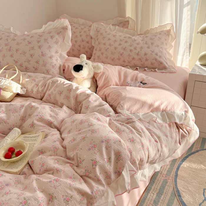 91家纺网 家纺一手货源 找家纺 柒月家居 2026新款小清新木棉皱皱纱花边款四件套 花田梦