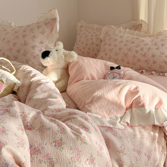 91家纺网 家纺一手货源 找家纺 柒月家居 2026新款小清新木棉皱皱纱花边款四件套 花田梦