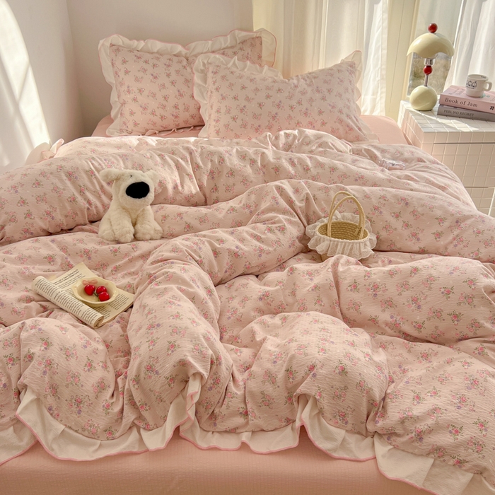 91家纺网 家纺一手货源 找家纺 柒月家居 2026新款小清新木棉皱皱纱花边款四件套 花田梦