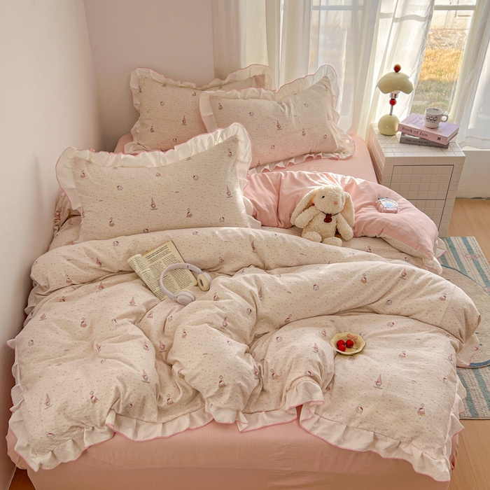 91家纺网 家纺一手货源 找家纺 柒月家居 2026新款小清新木棉皱皱纱花边款四件套 幸运猫咪