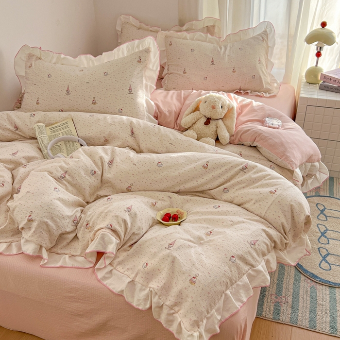 91家纺网 家纺一手货源 找家纺 柒月家居 2026新款小清新木棉皱皱纱花边款四件套 幸运猫咪