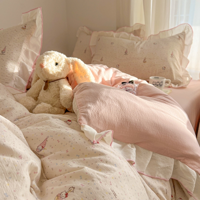 91家纺网 家纺一手货源 找家纺 柒月家居 2026新款小清新木棉皱皱纱花边款四件套 幸运猫咪