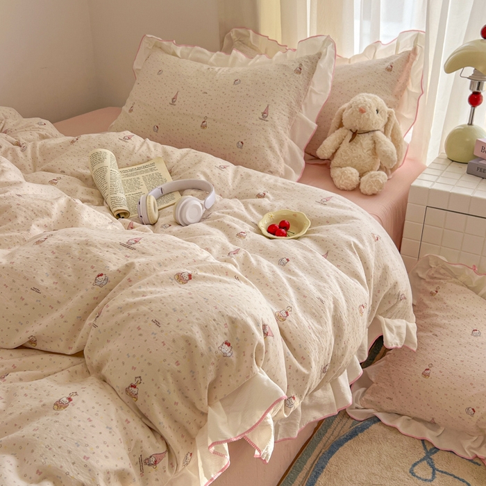 91家纺网 家纺一手货源 找家纺 柒月家居 2026新款小清新木棉皱皱纱花边款四件套 幸运猫咪