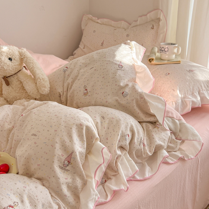 91家纺网 家纺一手货源 找家纺 柒月家居 2026新款小清新木棉皱皱纱花边款四件套 幸运猫咪