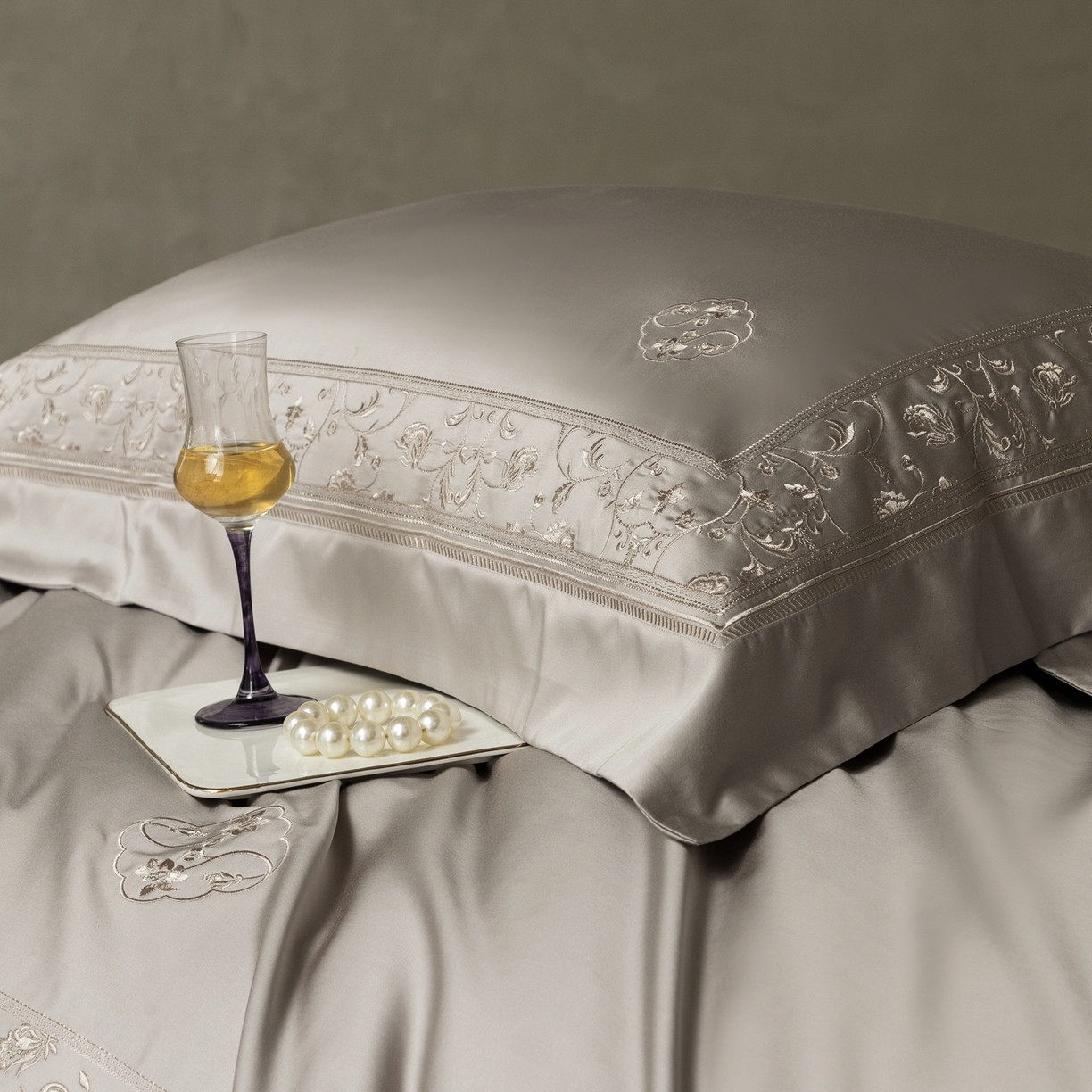 91家纺网 家纺一手货源 找家纺 涞澳家纺 2026新款东帝兴岚雾天丝棉四件套-春风漫舞 春风漫舞-灰