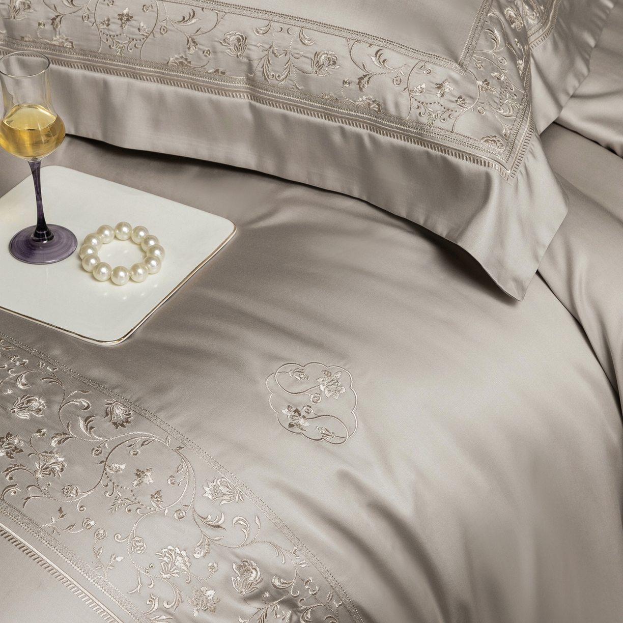 91家纺网 家纺一手货源 找家纺 涞澳家纺 2026新款东帝兴岚雾天丝棉四件套-春风漫舞 春风漫舞-灰