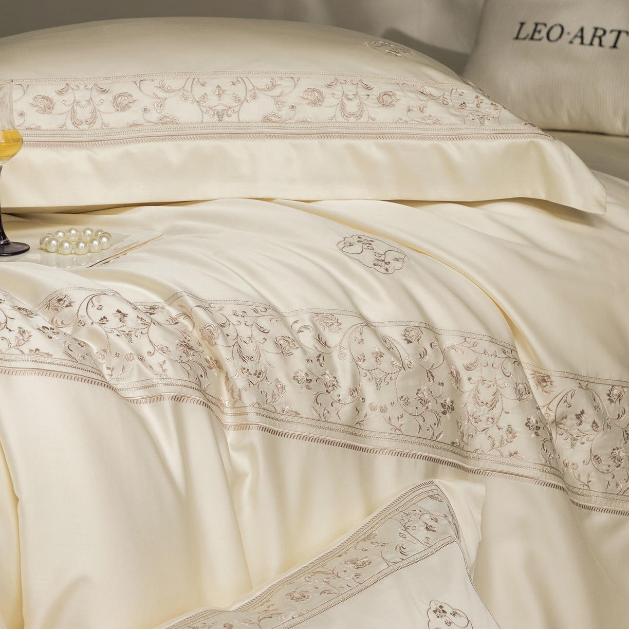 91家纺网 家纺一手货源 找家纺 涞澳家纺 2026新款东帝兴岚雾天丝棉四件套-春风漫舞 春风漫舞-纯净白