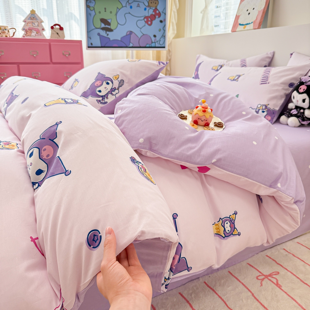 91家纺网 家纺一手货源 找家纺 简宜家居（朝初家纺） 2026新款40支100%纯棉全棉13070斜纹四件套-三丽鸥卡通系列 甜甜库洛米