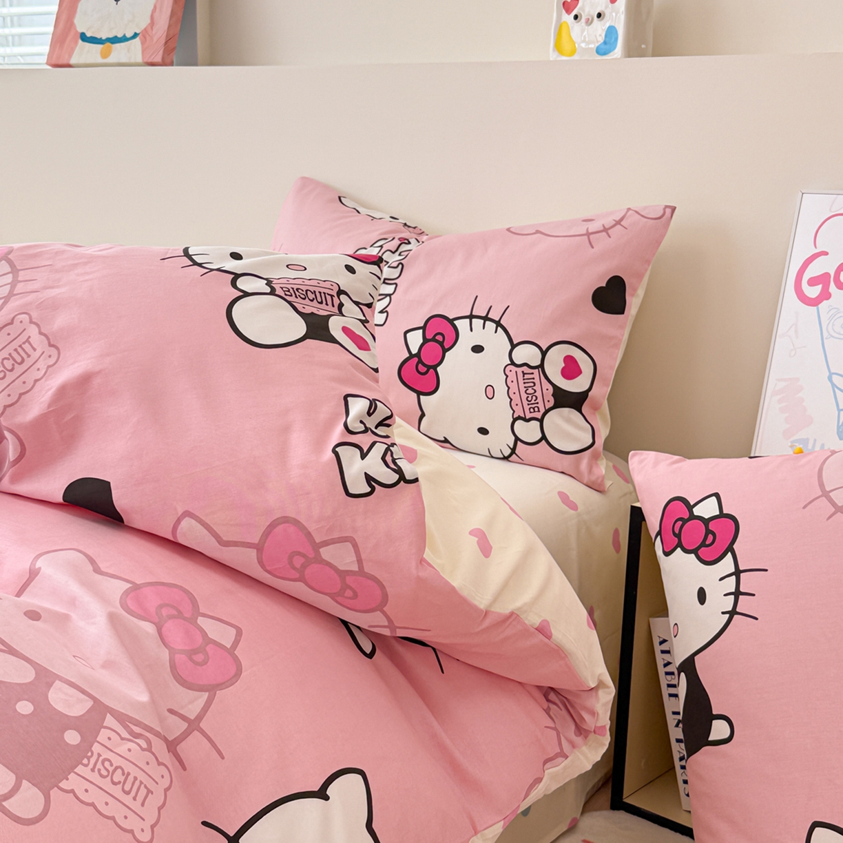 91家纺网 家纺一手货源 找家纺 简宜家居（朝初家纺） 2026新款40支100%纯棉全棉13070斜纹四件套-三丽鸥卡通系列 kitty 粉