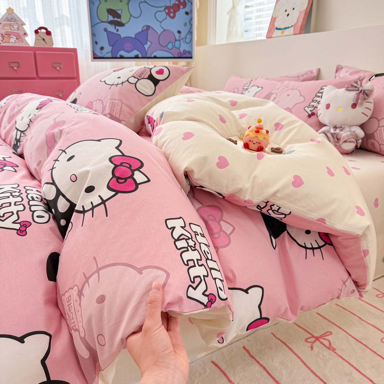 91家纺网 家纺一手货源 找家纺 简宜家居（朝初家纺） 2026新款40支100%纯棉全棉13070斜纹四件套-三丽鸥卡通系列 kitty 粉