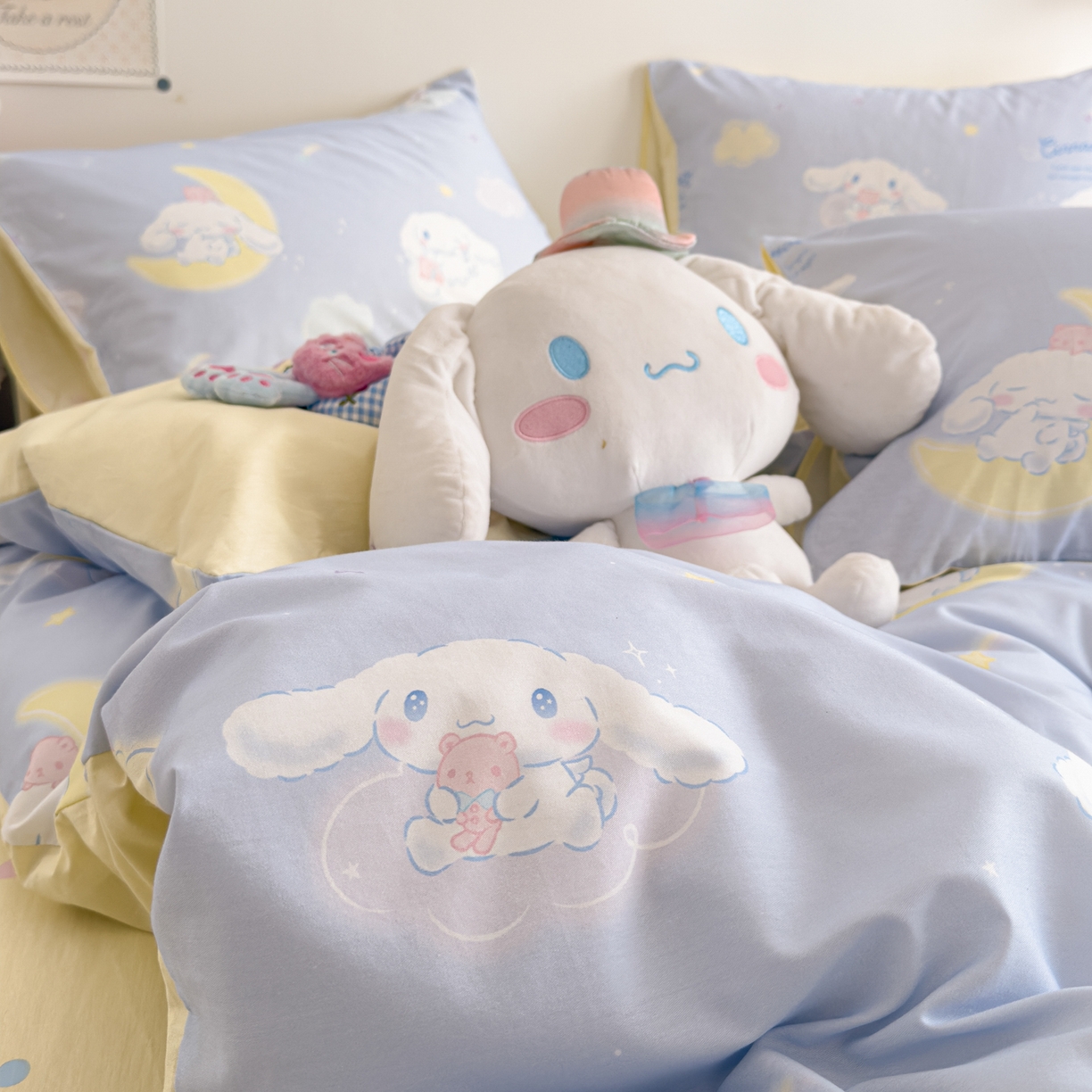 91家纺网 家纺一手货源 找家纺 简宜家居（朝初家纺） 2026新款40支100%纯棉全棉13070斜纹四件套-三丽鸥卡通系列 云朵玉桂蓝