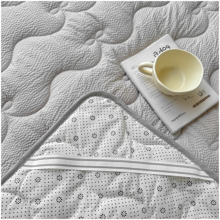 91家纺网 家纺一手货源 找家纺 麒东家纺 2026新款春夏泡泡纱夹棉床垫系列 浅灰