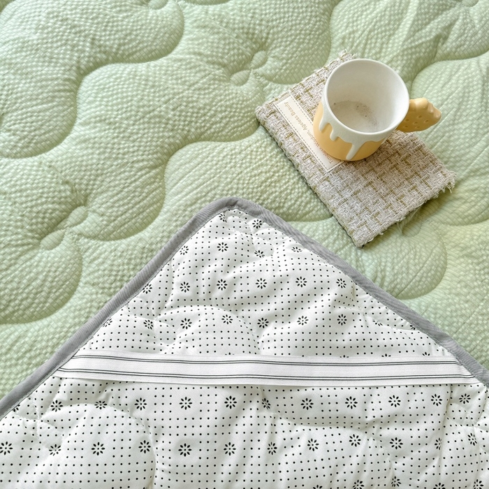 91家纺网 家纺一手货源 找家纺 麒东家纺 2026新款春夏泡泡纱夹棉床垫系列 绿色