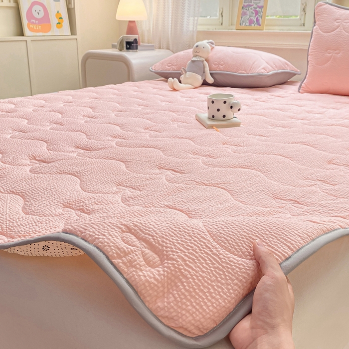 91家纺网 家纺一手货源 找家纺 麒东家纺 2026新款春夏泡泡纱夹棉床垫系列 玉色