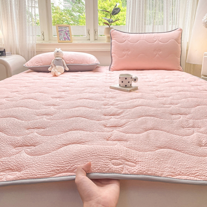 麒东家纺 2026新款春夏泡泡纱夹棉床垫系列 玉色