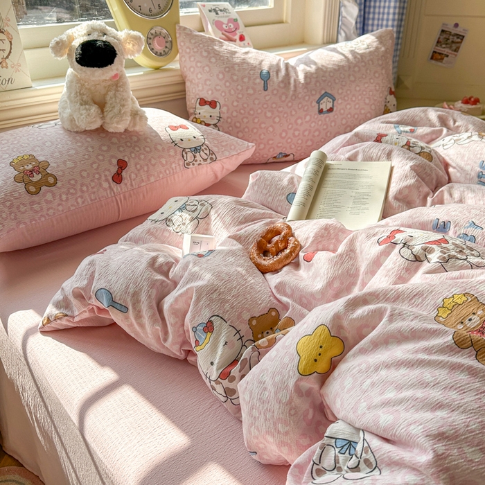 91家纺网 家纺一手货源 找家纺 柒月家居 2026新款云感皱皱纱小清新木棉四件套 哈喽猫咪-粉