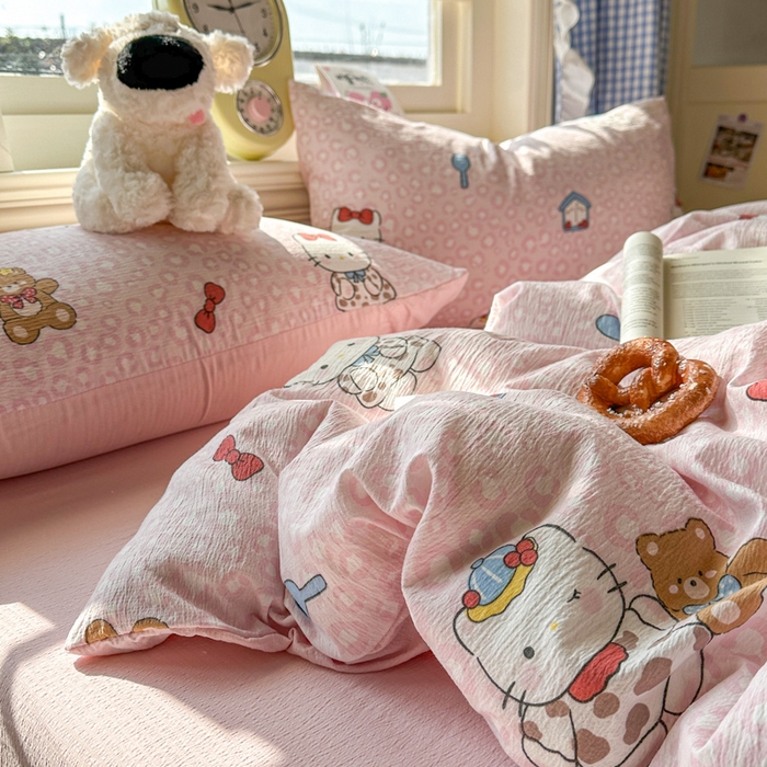 91家纺网 家纺一手货源 找家纺 柒月家居 2026新款云感皱皱纱小清新木棉四件套 哈喽猫咪-粉