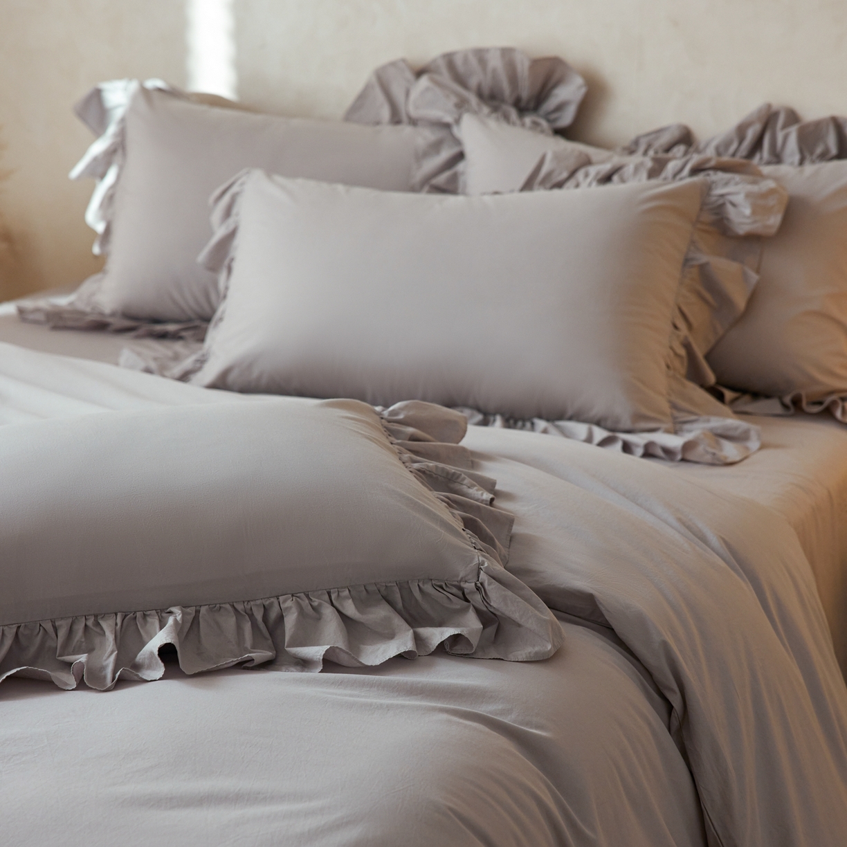 91家纺网 家纺一手货源 找家纺 涞澳家纺 2026新款全棉纯棉水洗棉纯色花边款四件套-珠若 珠若-浅灰