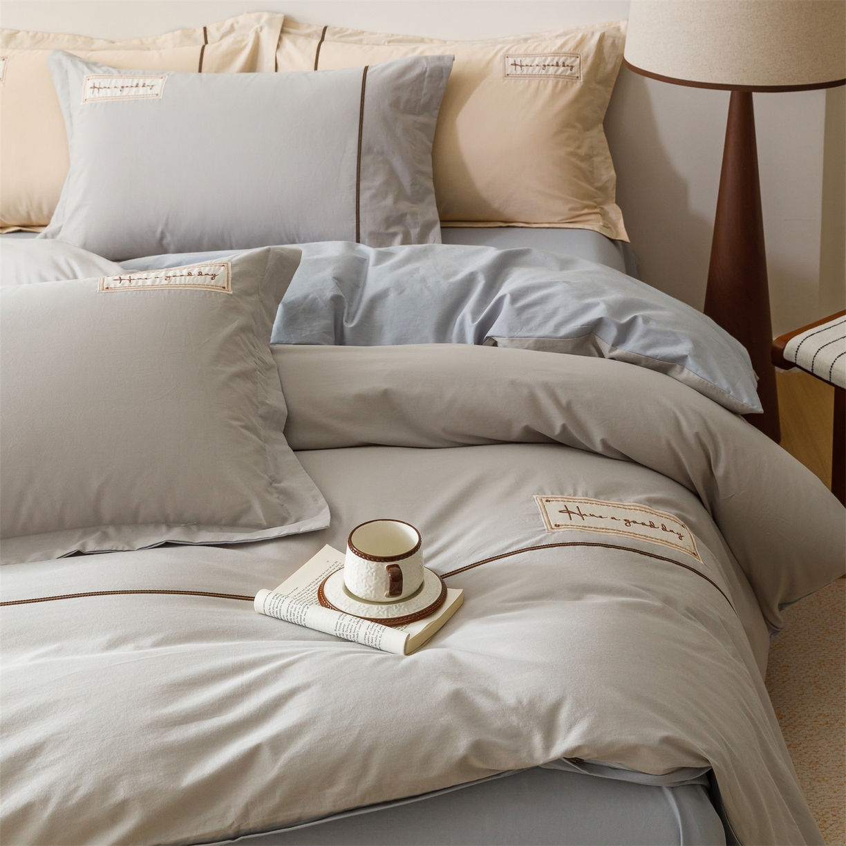 91家纺网 家纺一手货源 找家纺 （总）艾莱家纺 2026新款A类水洗棉加厚绣花刺绣四件套-卡尔文