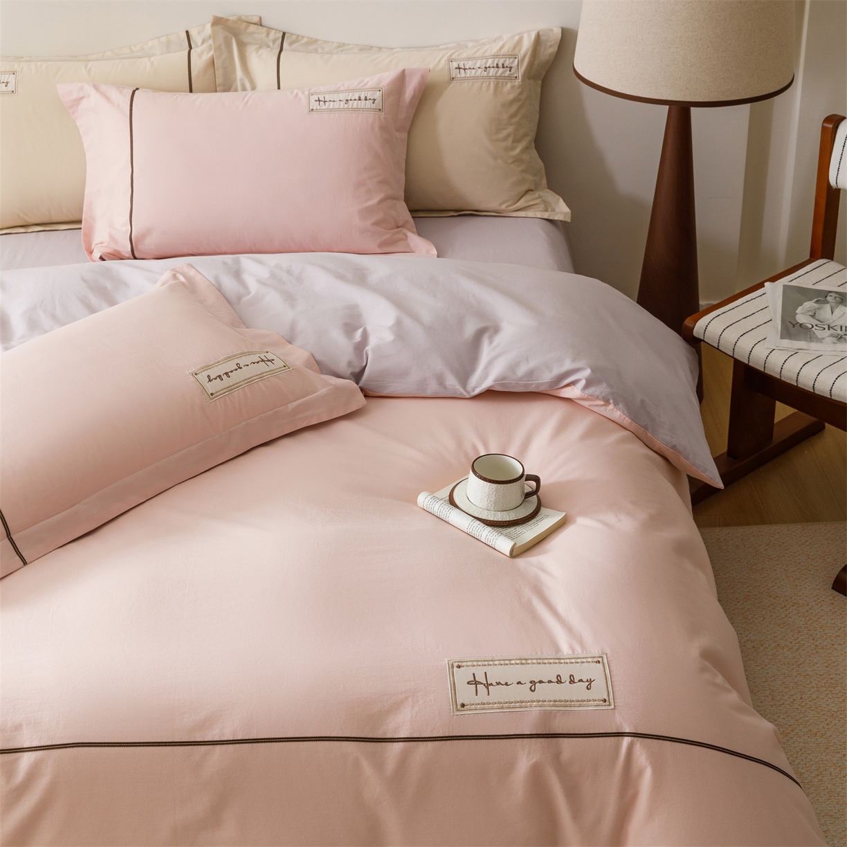 91家纺网 家纺一手货源 找家纺 艾莱家纺 2026新款A类水洗棉加厚绣花刺绣四件套-卡尔文 卡尔文-芝夏粉