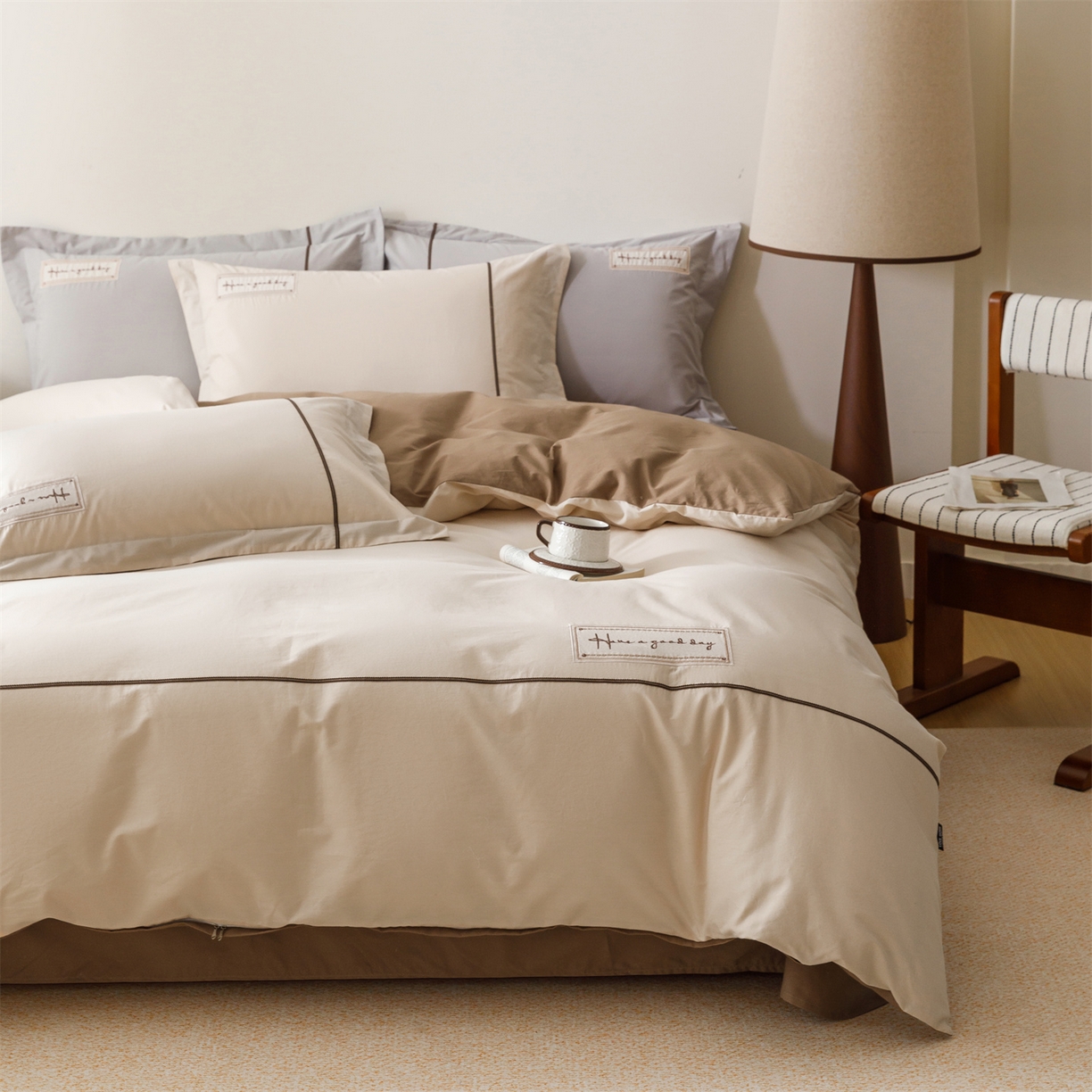 91家纺网 家纺一手货源 找家纺 艾莱家纺 2026新款A类水洗棉加厚绣花刺绣四件套-卡尔文 卡尔文-牛奶布丁