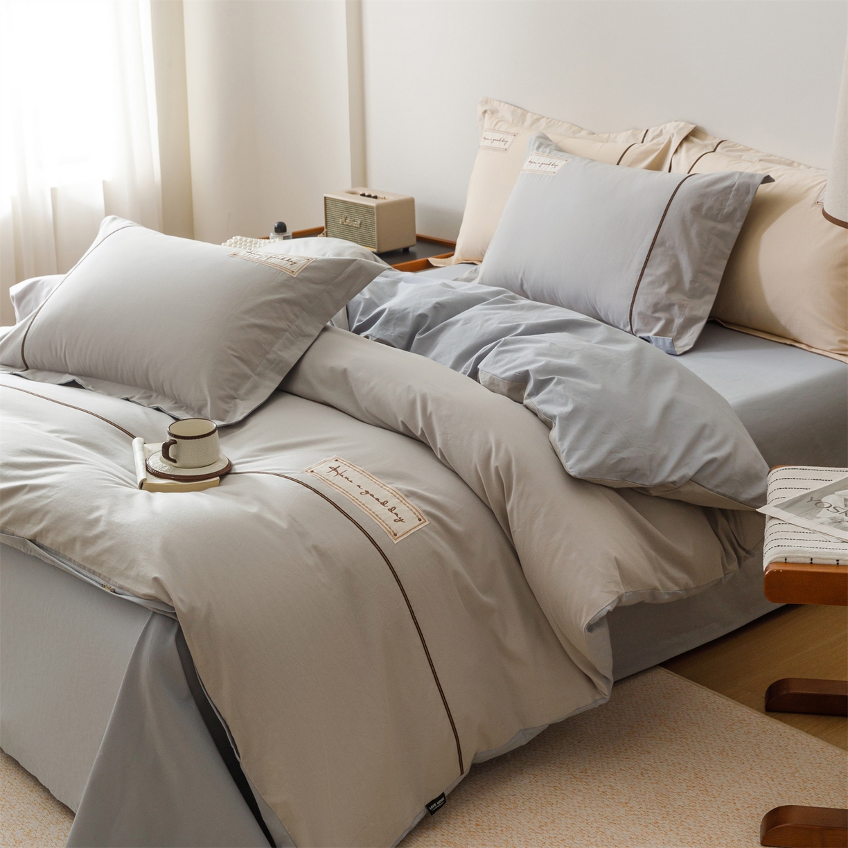 91家纺网 家纺一手货源 找家纺 艾莱家纺 2026新款A类水洗棉加厚绣花刺绣四件套-卡尔文 卡尔文-琥珀银