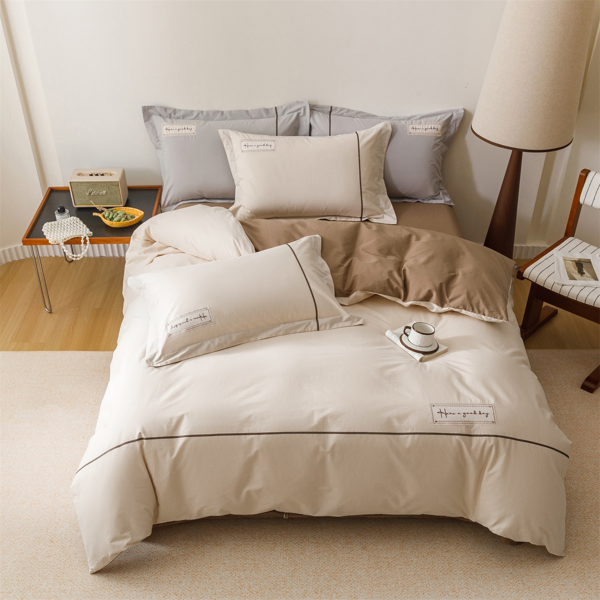 91家纺网 家纺一手货源 找家纺 艾莱家纺 2026新款A类水洗棉加厚绣花刺绣四件套-卡尔文 卡尔文-牛奶布丁