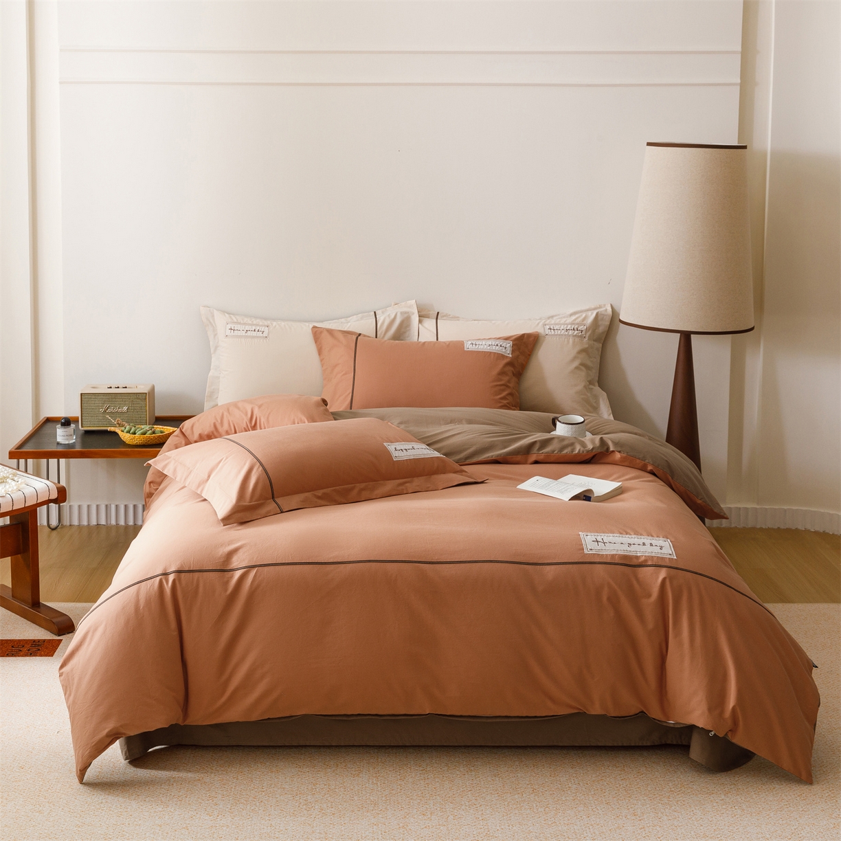 91家纺网 家纺一手货源 找家纺 艾莱家纺 2026新款A类水洗棉加厚绣花刺绣四件套-卡尔文 卡尔文-焦糖