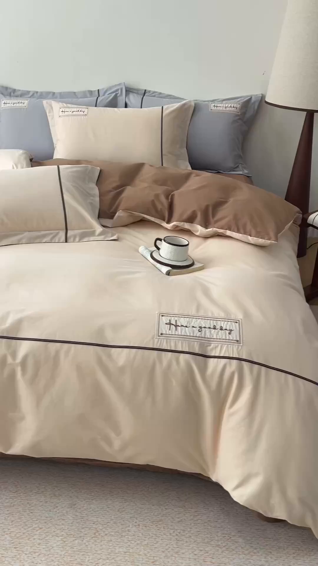 91家纺网 家纺一手货源 找家纺 艾莱家纺 2026新款A类水洗棉加厚绣花刺绣四件套-卡尔文 卡尔文-牛奶布丁