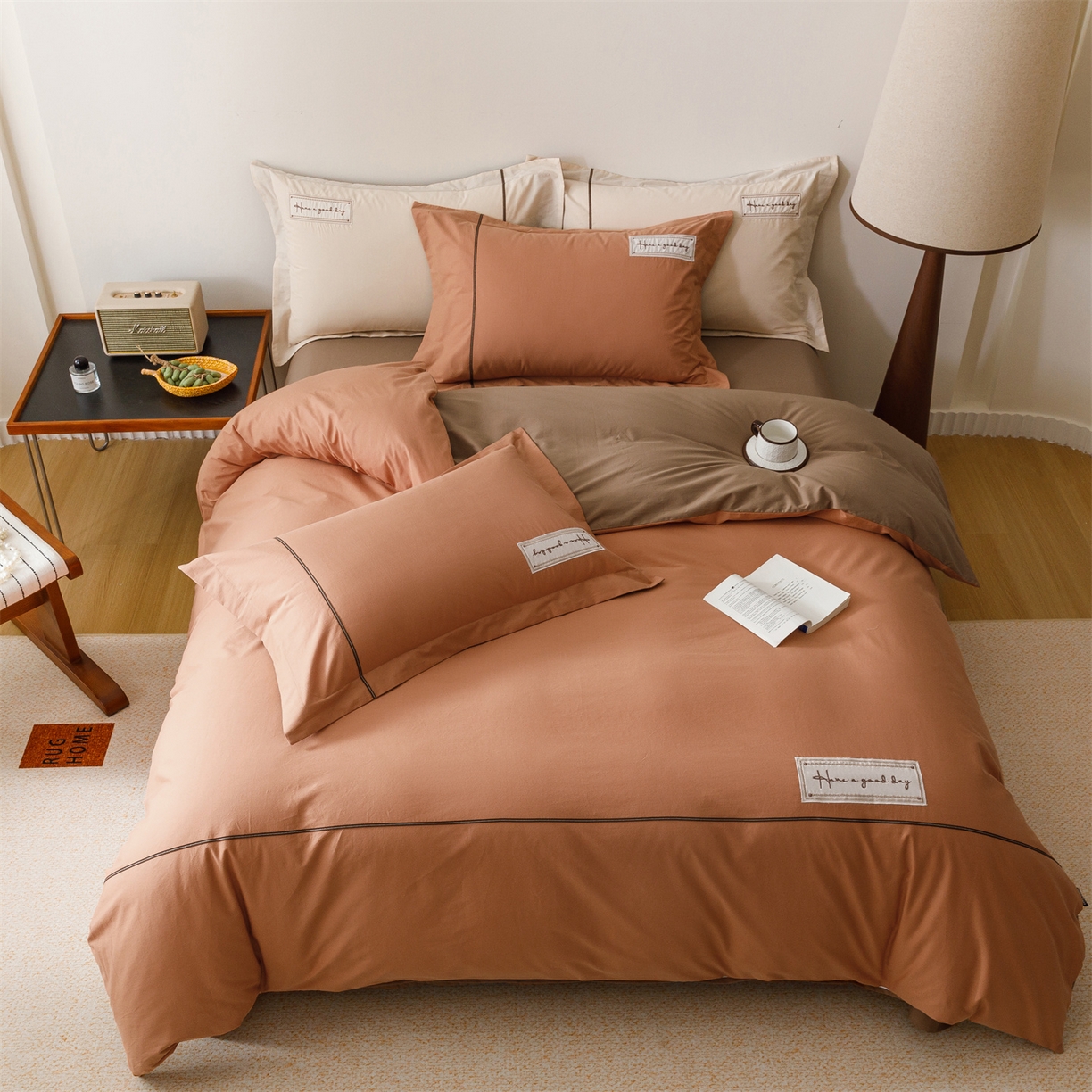 91家纺网 家纺一手货源 找家纺 艾莱家纺 2026新款A类水洗棉加厚绣花刺绣四件套-卡尔文 卡尔文-焦糖