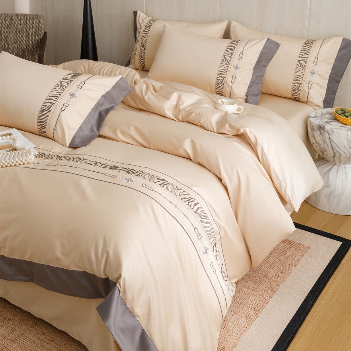 91家纺网 家纺一手货源 找家纺 艾莱家纺 2026新款A类长绒棉纯棉刺绣四件套-奢意 奢意-米驼