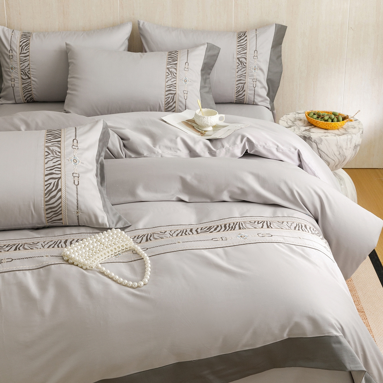 91家纺网 家纺一手货源 找家纺 艾莱家纺 2026新款A类长绒棉纯棉刺绣四件套-奢意 奢意-紫灰