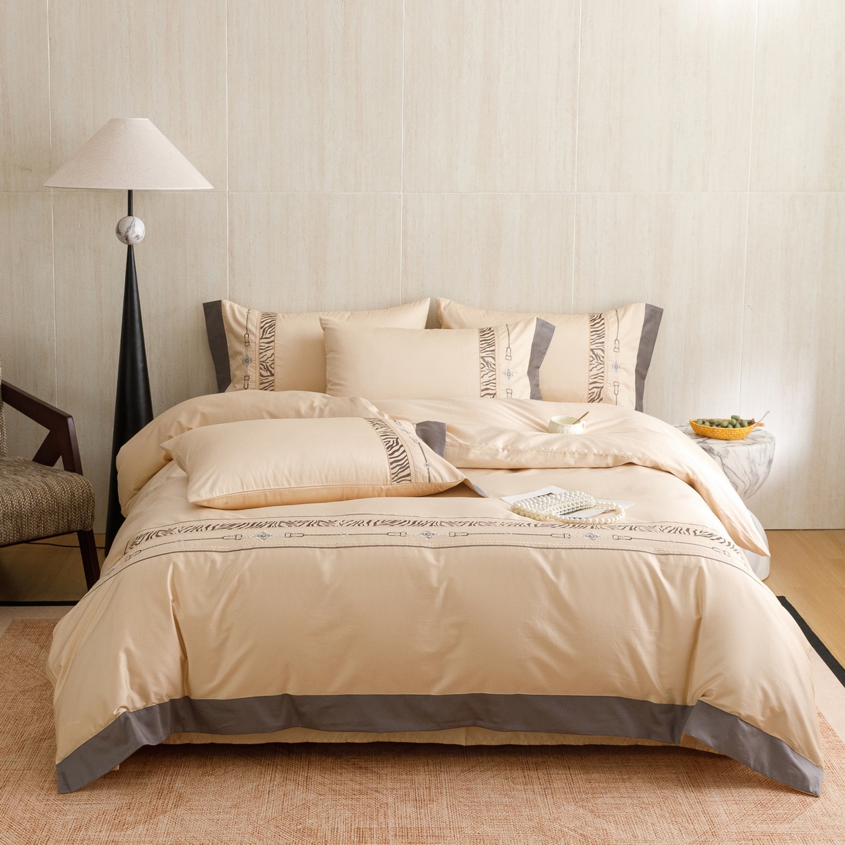 91家纺网 家纺一手货源 找家纺 艾莱家纺 2026新款A类长绒棉纯棉刺绣四件套-奢意 奢意-米驼