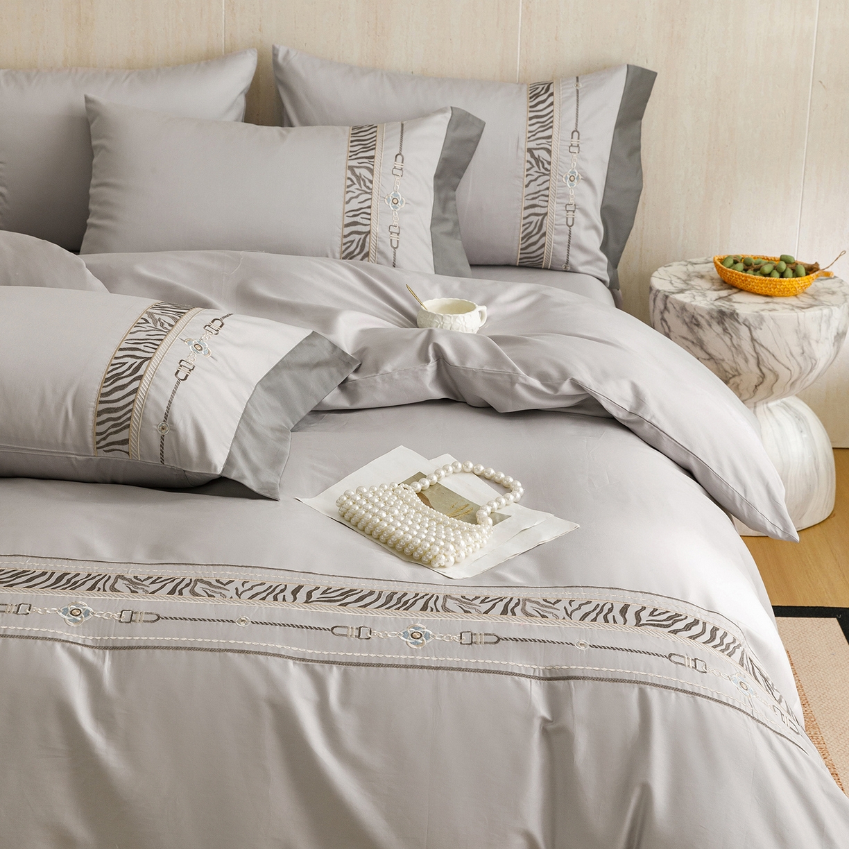 91家纺网 家纺一手货源 找家纺 艾莱家纺 2026新款A类长绒棉纯棉刺绣四件套-奢意 奢意-紫灰