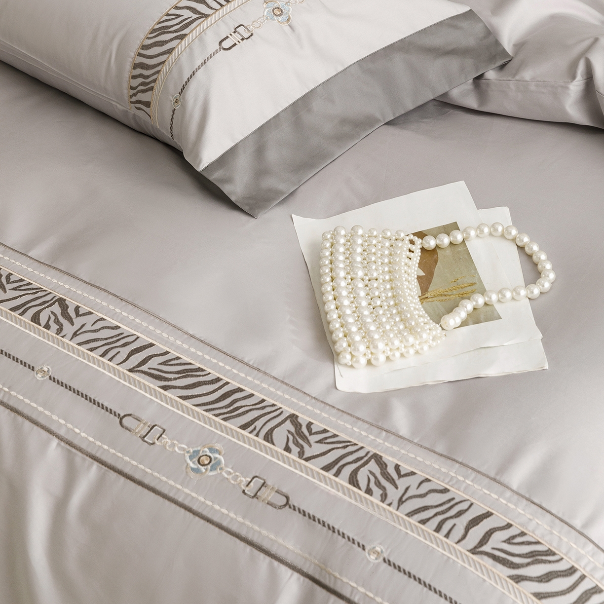 91家纺网 家纺一手货源 找家纺 艾莱家纺 2026新款A类长绒棉纯棉刺绣四件套-奢意 奢意-紫灰