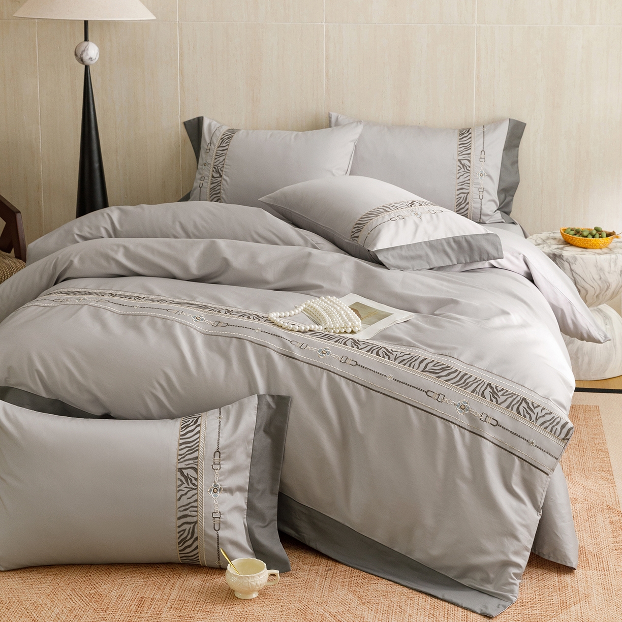 91家纺网 家纺一手货源 找家纺 艾莱家纺 2026新款A类长绒棉纯棉刺绣四件套-奢意 奢意-紫灰