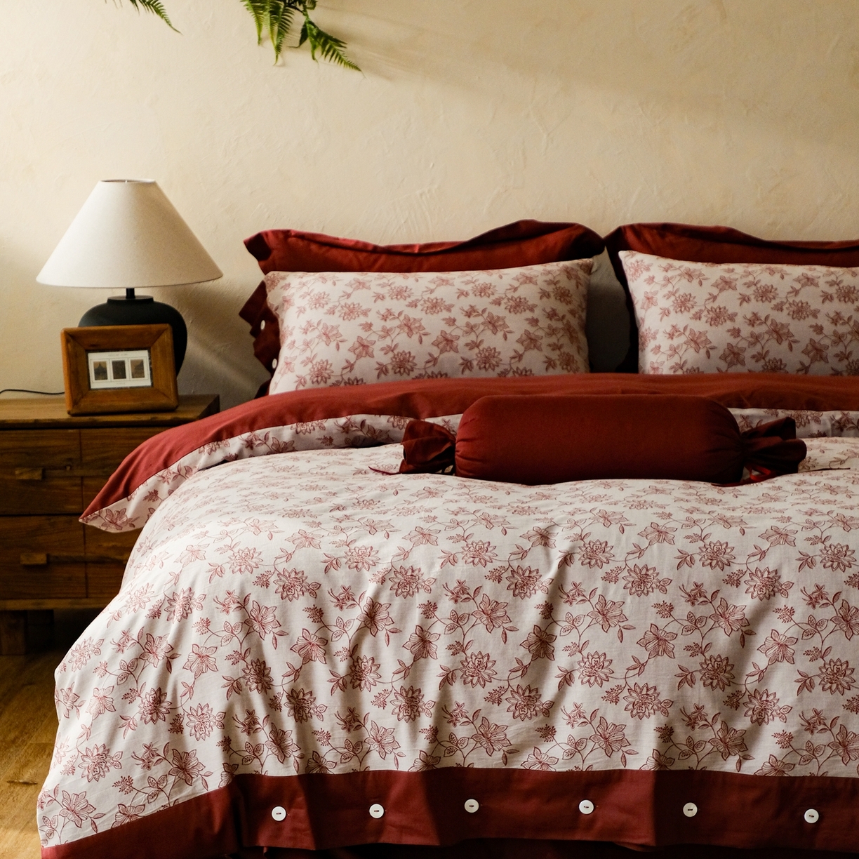 91家纺网 家纺一手货源 找家纺 涞澳家纺 2026新款全棉纯棉色织提花（婚庆）四件套 绯花简语