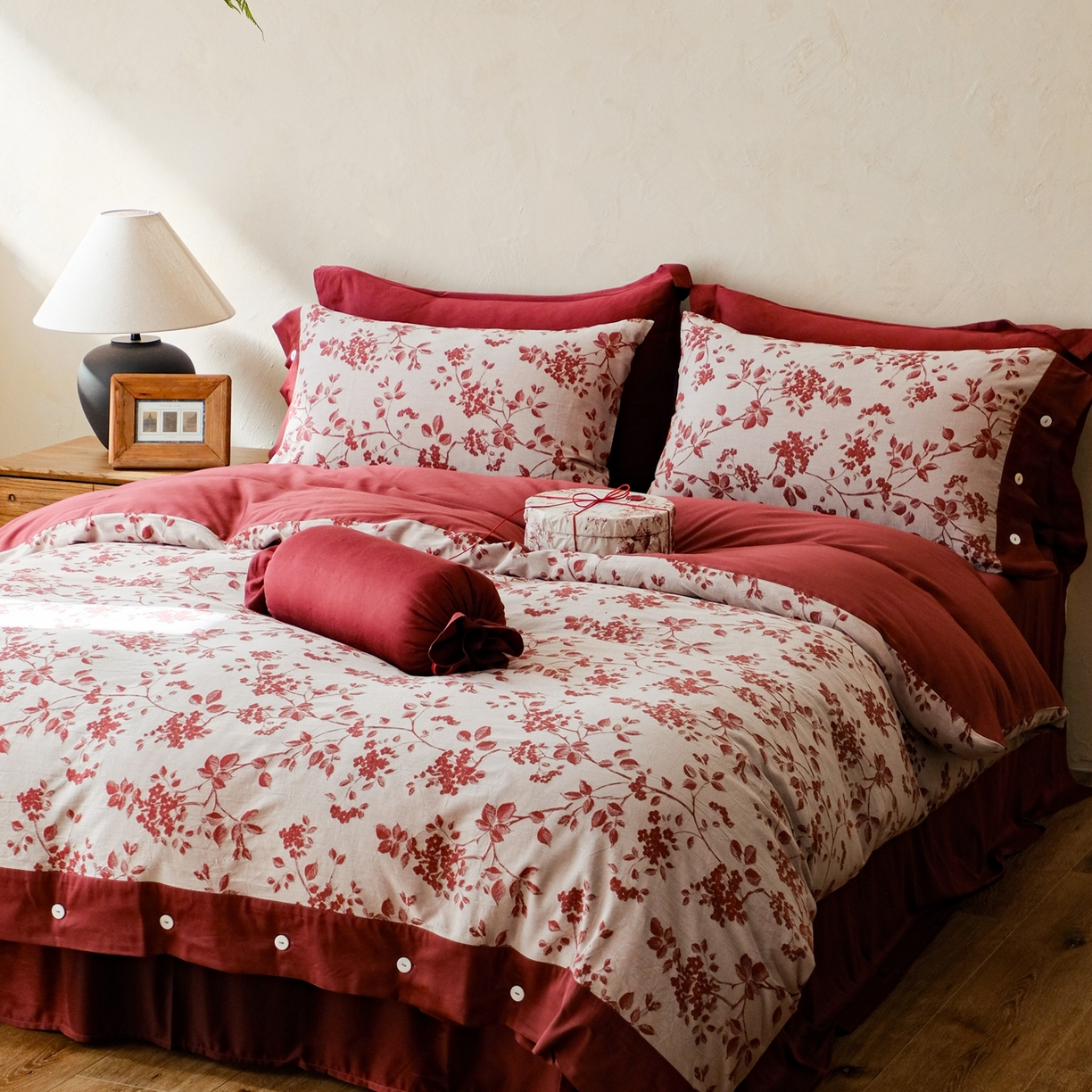 91家纺网 家纺一手货源 找家纺 涞澳家纺 2026新款全棉纯棉色织提花（婚庆）四件套 朱砂暖眠