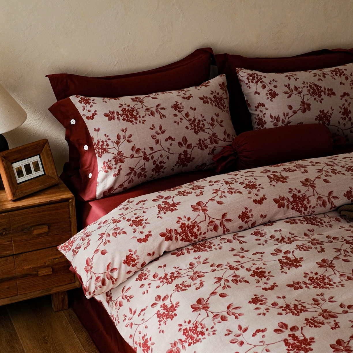 91家纺网 家纺一手货源 找家纺 涞澳家纺 2026新款全棉纯棉色织提花（婚庆）四件套 朱砂暖眠