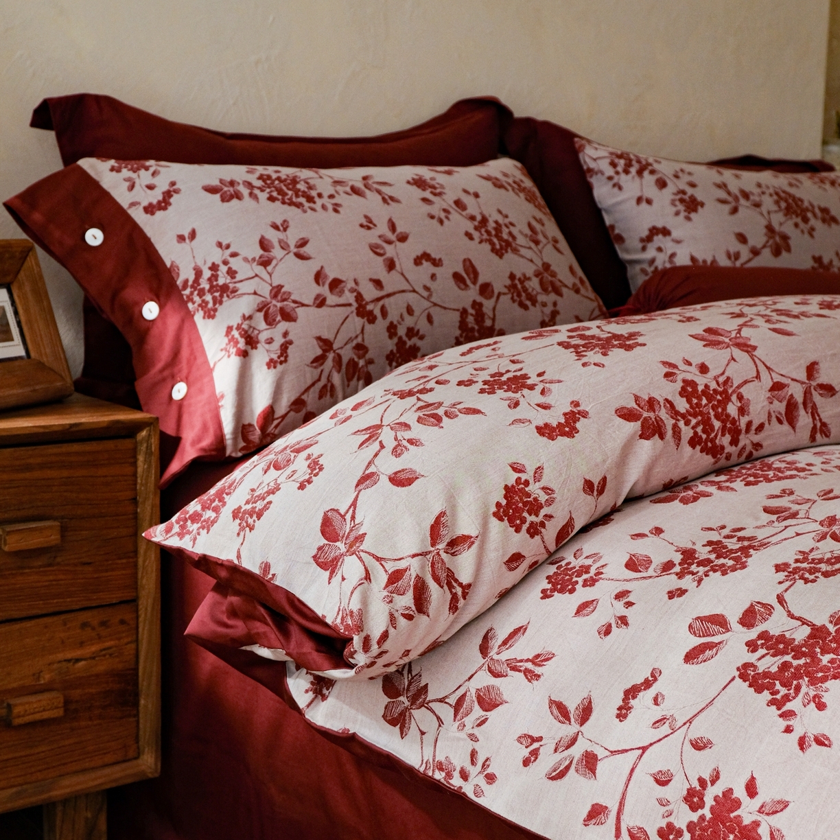 91家纺网 家纺一手货源 找家纺 涞澳家纺 2026新款全棉纯棉色织提花（婚庆）四件套 朱砂暖眠