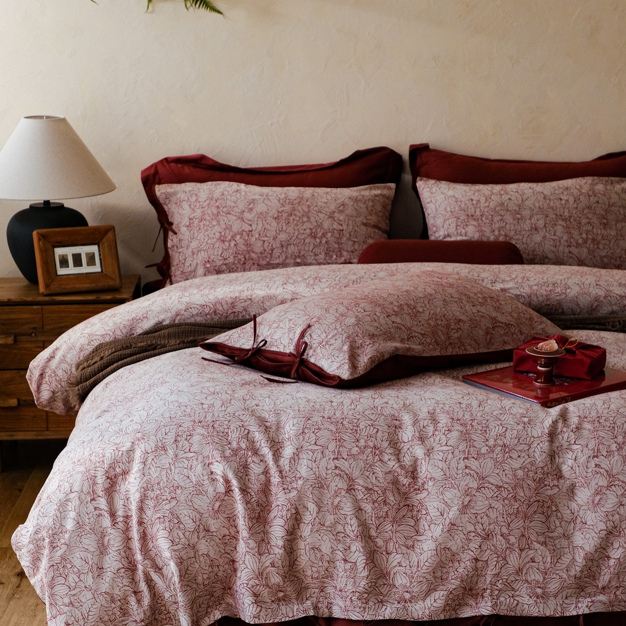 91家纺网 家纺一手货源 找家纺 涞澳家纺 2026新款全棉纯棉色织提花（婚庆）四件套 吉庆红韵