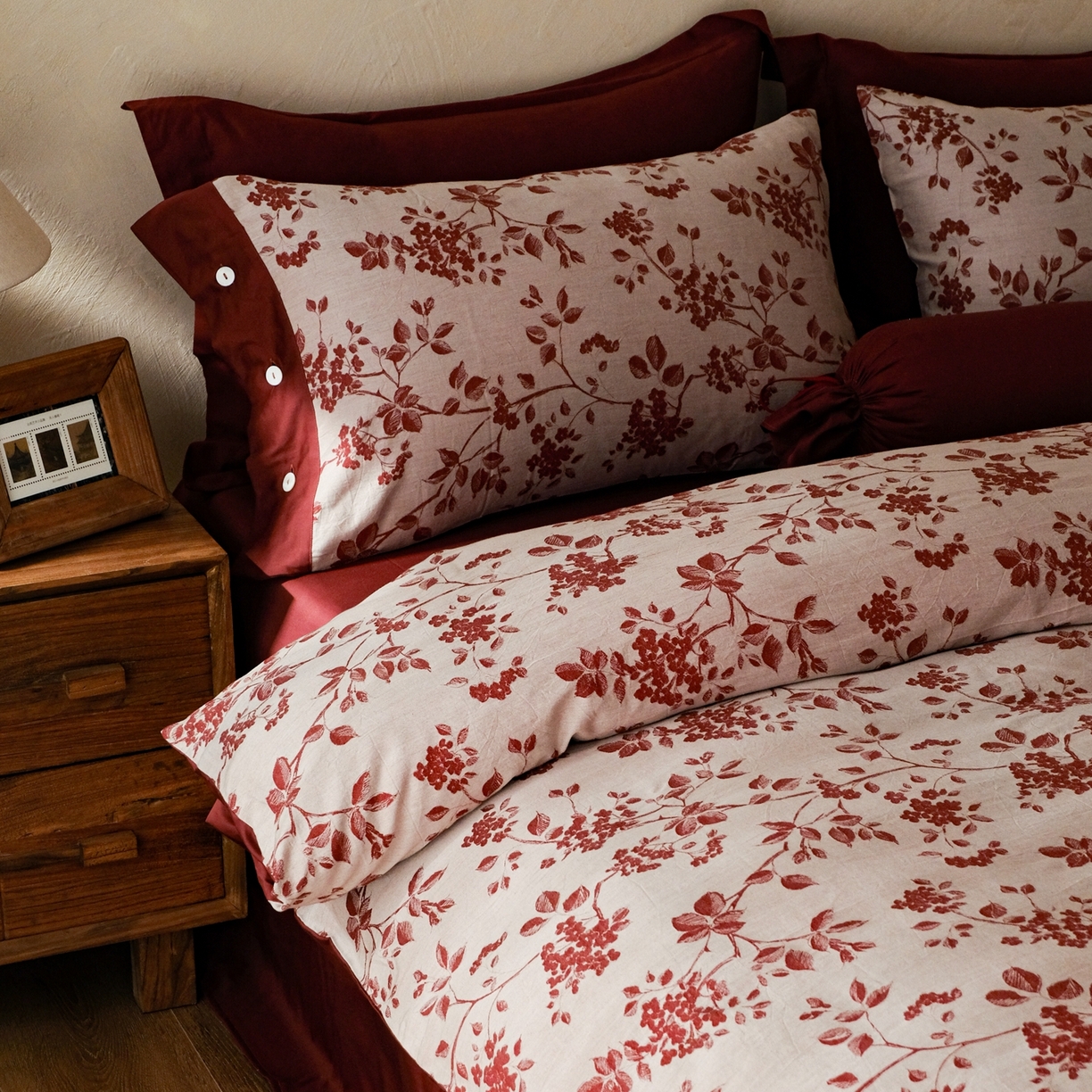 91家纺网 家纺一手货源 找家纺 涞澳家纺 2026新款全棉纯棉色织提花（婚庆）四件套 朱砂暖眠