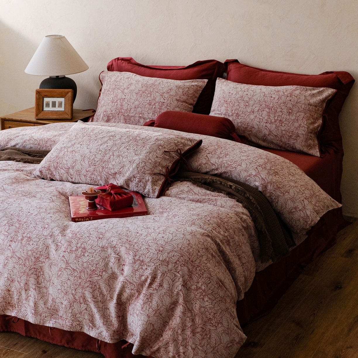 91家纺网 家纺一手货源 找家纺 涞澳家纺 2026新款全棉纯棉色织提花（婚庆）四件套 吉庆红韵